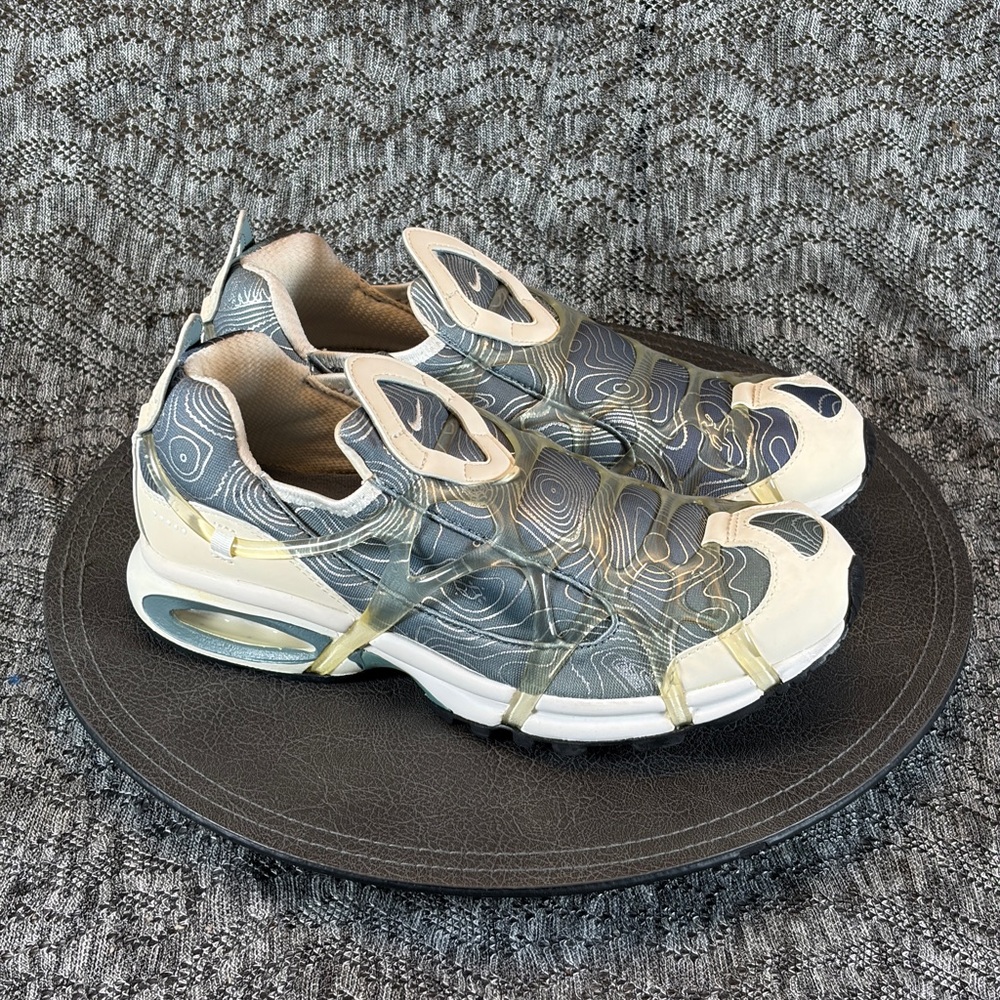 Nike Air Kukini SE Sneaker Men's 9 Summit White / Aviator Grey